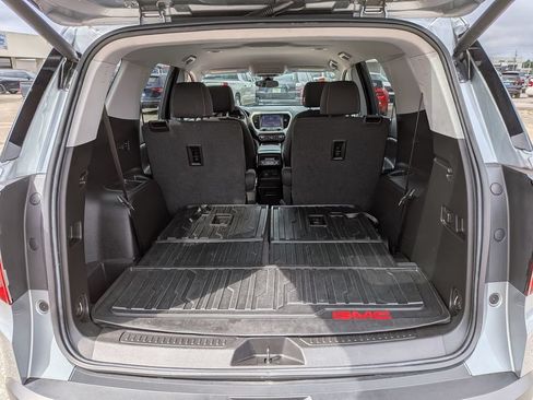 Used 2023 GMC Acadia SLE w/ Driver Convenience Package FWD image 26
