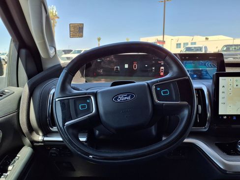 Certified 2025 Ford Expedition Platinum AWD/4WD image 20
