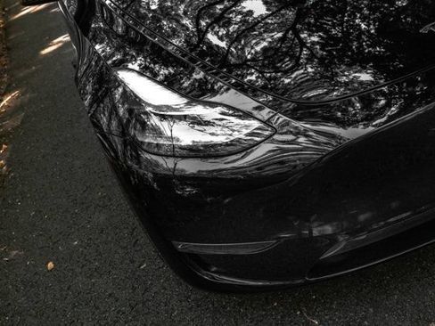 Used 2023 Tesla Model Y AWD image 7