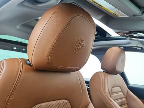 Used 2017 Alfa Romeo Giulia Ti w/ TI 19" Sport Package image 21