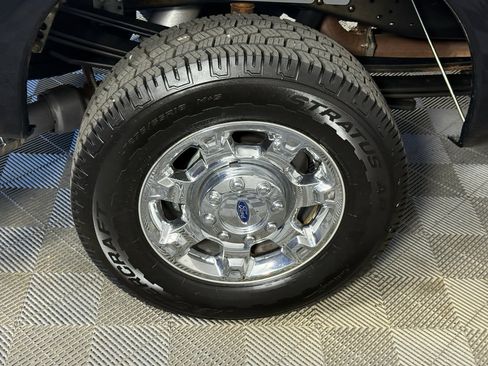 Used 2015 Ford F250 Lariat w/ Chrome Package image 6