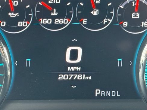 Used 2018 Chevrolet Suburban Premier RWD image 22