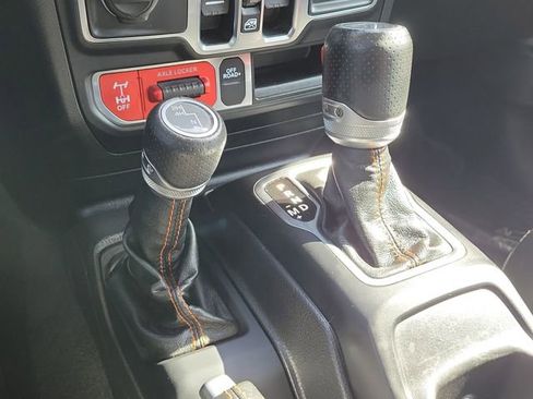 Used 2021 Jeep Gladiator Mojave AWD/4WD image 29