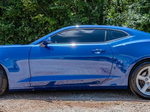 Used 2020 Chevrolet Camaro LT RWD image 2