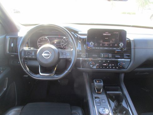Used 2023 Nissan Pathfinder Rock Creek image 17