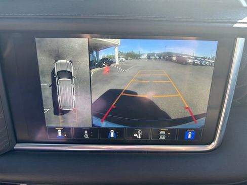 Used 2024 GMC Yukon XL Denali image 15