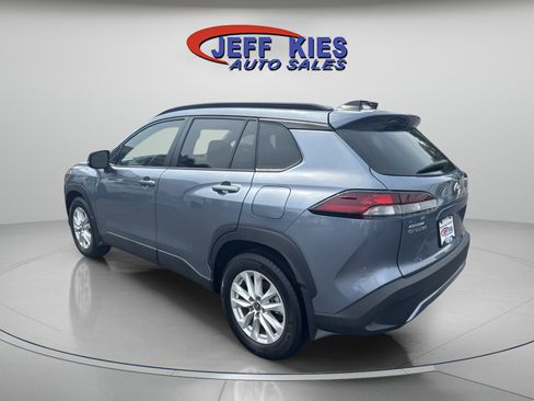 Used 2026 Toyota Corolla Cross LE FWD image 7