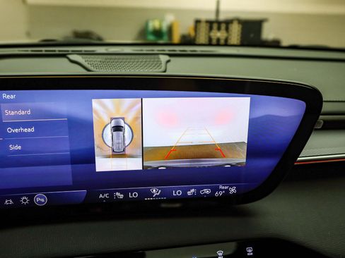 Used 2025 Buick Enclave Sport Touring w/ Power Package image 25