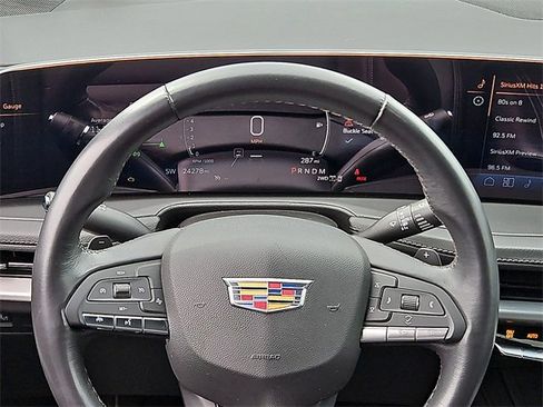 Used 2024 Cadillac XT4 Premium Luxury image 13