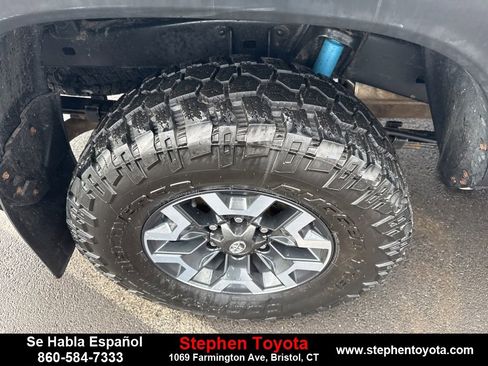 Used 2022 Toyota Tacoma TRD Off-Road w/ Technology Package image 9