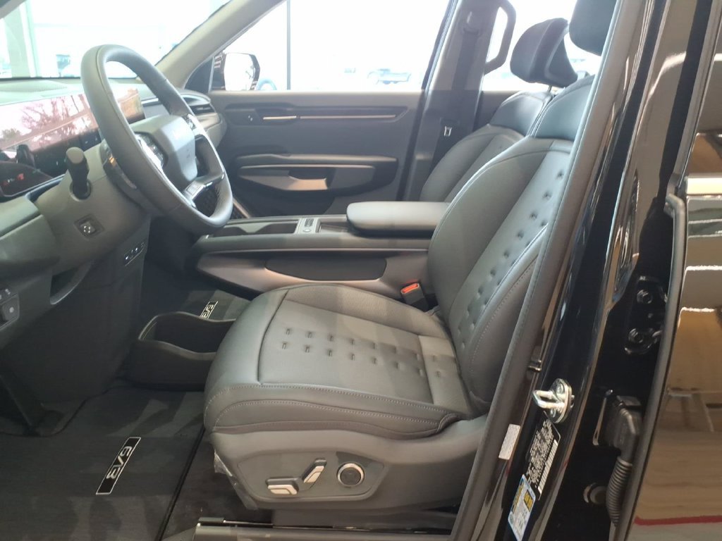 New 2026 Kia EV9 Wind AWD/4WD image 14