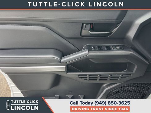 Used 2025 Toyota Tacoma SR5 AWD/4WD image 28