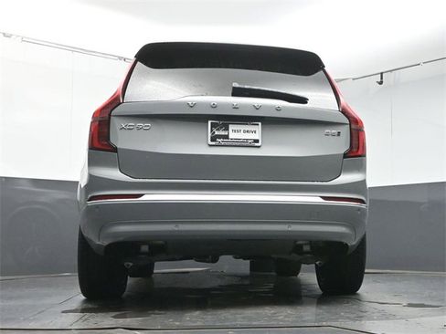 Used 2025 Volvo XC90 B5 Core w/ Protection Package image 39