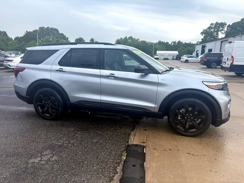 Used 2023 Ford Explorer ST-Line w/ Class IV Trailer Tow Package image 2
