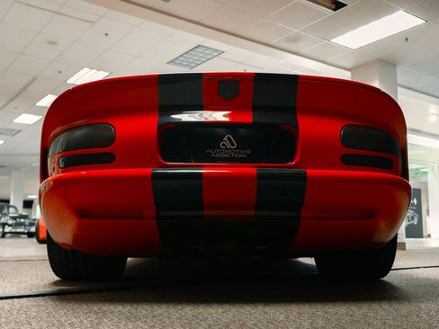 Used 1997 Dodge Viper GTS image 9