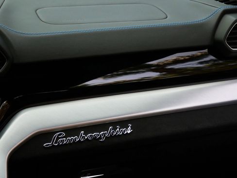 Used 2024 Lamborghini Urus S AWD/4WD image 23