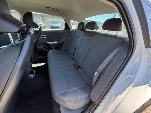 Used 2025 Kia K4 FWD image 24