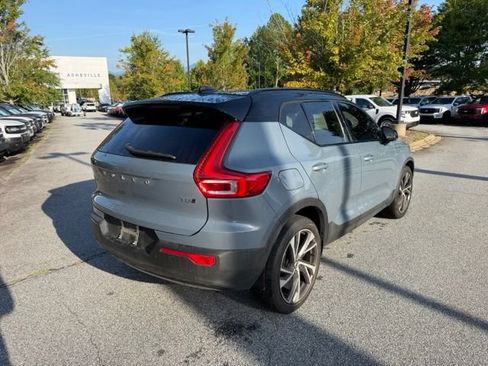 Used 2021 Volvo XC40 T5 R-Design w/ Advanced Package AWD/4WD image 5