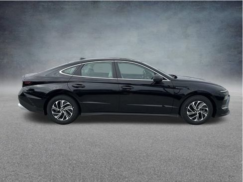 New 2026 Hyundai Sonata Blue FWD image 10