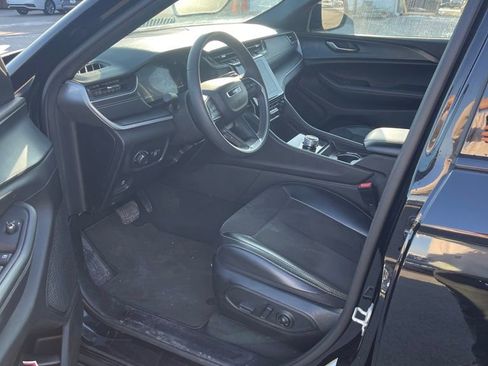 Used 2024 Jeep Grand Cherokee L Altitude image 6