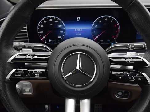Used 2025 Mercedes-Benz GLS 450 4MATIC image 24