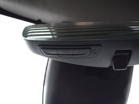 Used 2023 Toyota Highlander LE image 20