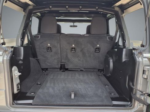 Used 2022 Jeep Wrangler Unlimited Sport AWD/4WD image 14
