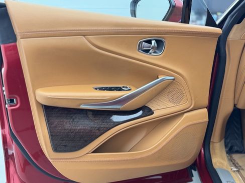 Used 2021 Aston Martin DBX image 7