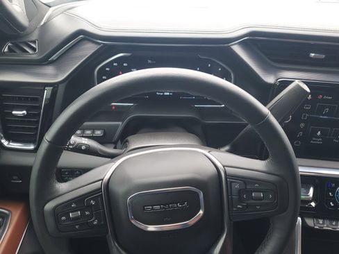 Used 2025 GMC Sierra 3500 Denali Ultimate image 23