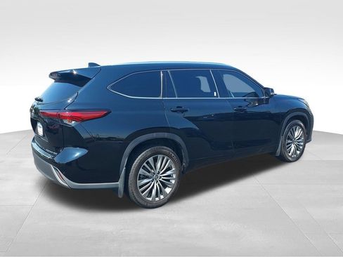Used 2021 Toyota Highlander Platinum AWD/4WD image 5