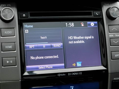 Used 2016 Toyota Tundra Platinum image 28