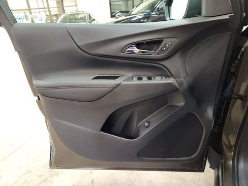 Used 2023 Chevrolet Equinox RS image 21