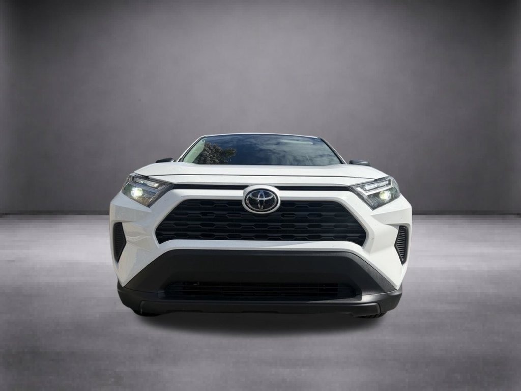 Used 2025 Toyota RAV4 LE AWD/4WD image 4