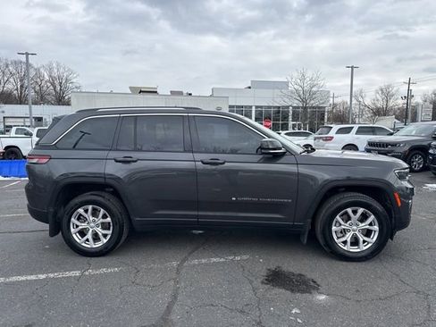 Certified 2022 Jeep Grand Cherokee Limited w/ MOPAR Finishing Package image 17