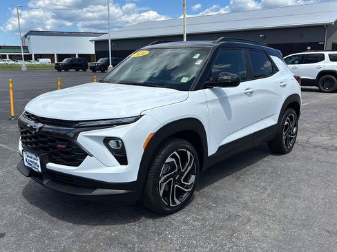 Used 2024 Chevrolet TrailBlazer RS w/ Convenience Package AWD/4WD image 3