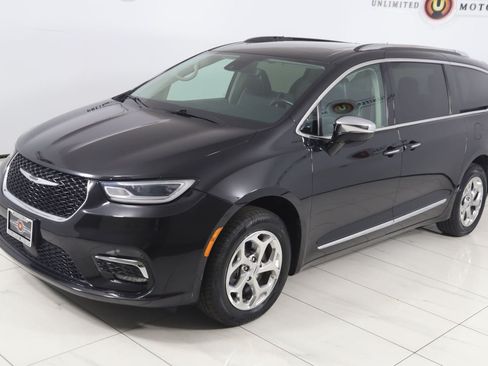 Used 2021 Chrysler Pacifica Limited AWD/4WD image 25