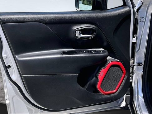 Certified 2016 Jeep Renegade Trailhawk AWD/4WD image 13
