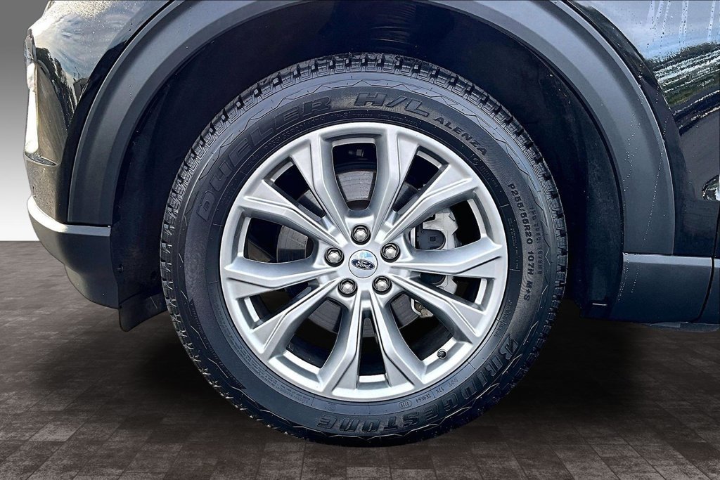 Used 2023 Ford Explorer XLT w/ Equipment Group 202A AWD/4WD image 35