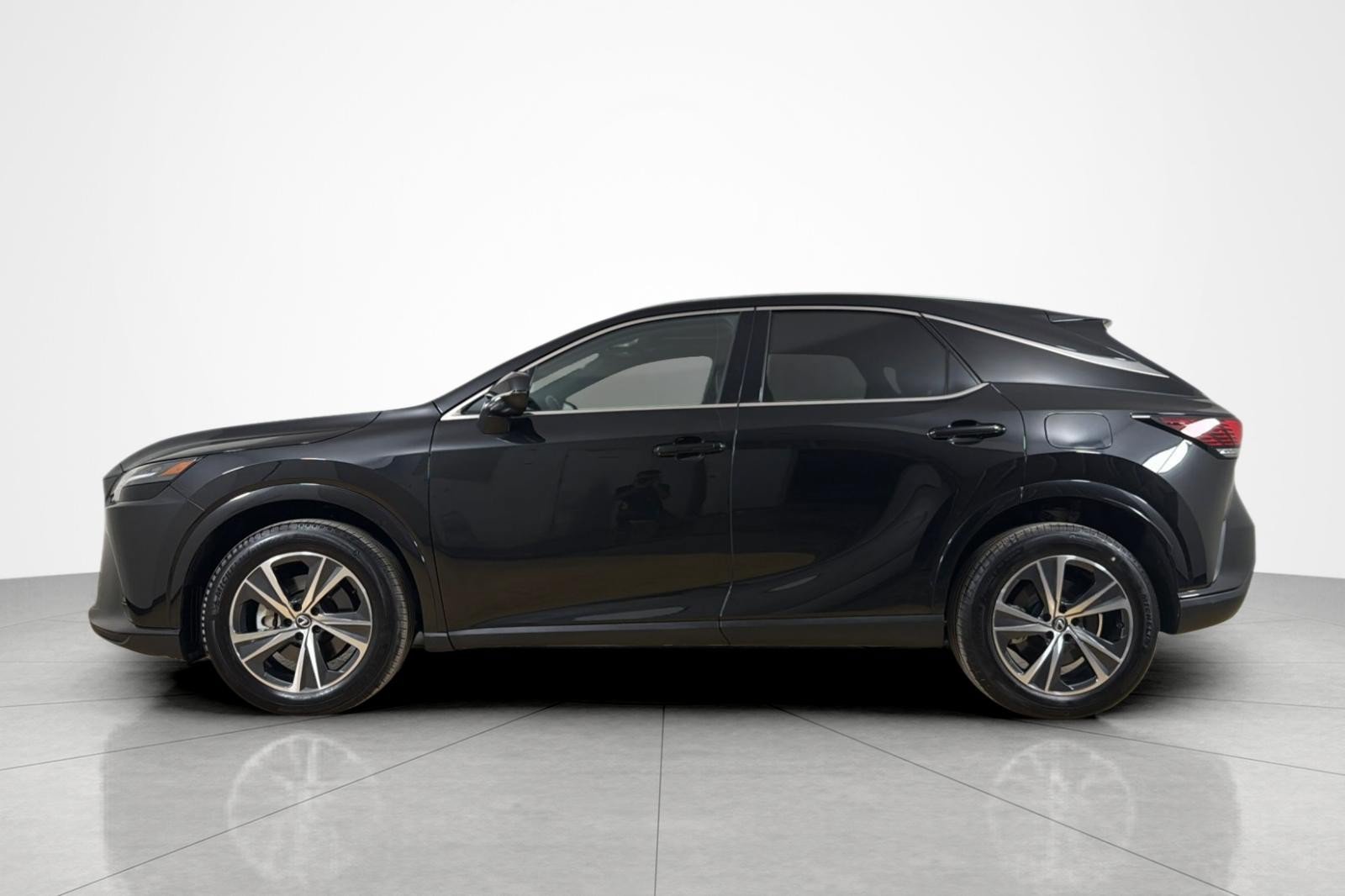 Used 2024 Lexus RX 350 FWD w/ Technology Package image 2