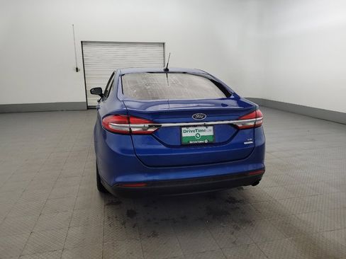 Used 2017 Ford Fusion SE w/ Fusion SE Technology Package image 6