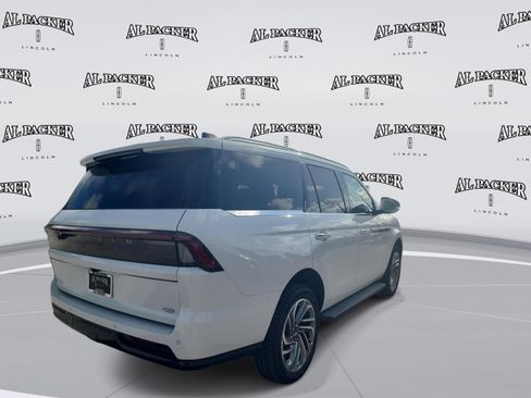 New 2026 Lincoln Navigator Premiere AWD/4WD image 5