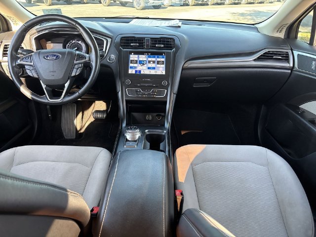 Used 2019 Ford Fusion SE w/ Equipment Group 151A FWD image 11