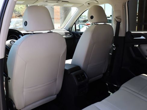 Used 2019 Volkswagen Tiguan SE w/ Panoramic Sunroof Package AWD/4WD image 31