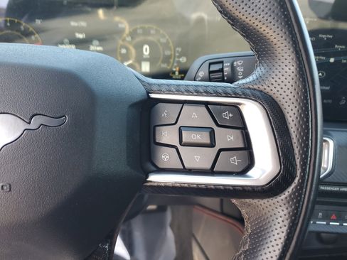 Used 2025 Ford Mustang Premium image 27