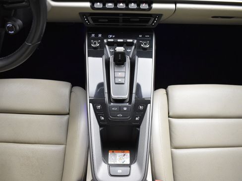 Used 2022 Porsche 911 Carrera w/ Premium Package image 17