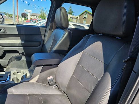 Used 2010 Ford Escape XLT AWD/4WD image 25