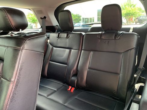 Used 2022 Ford Explorer Limited RWD image 28
