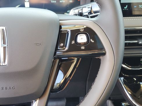 New 2026 Lincoln Corsair Premiere image 18