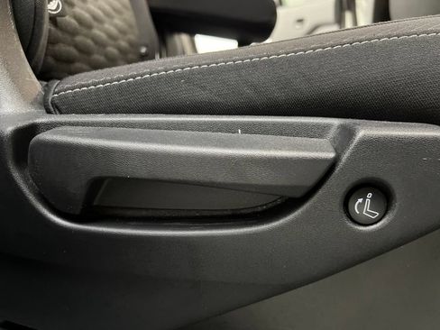 Used 2024 Nissan Pathfinder SV FWD image 23