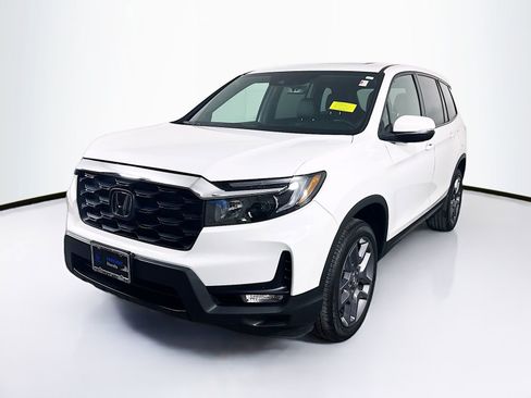 Used 2025 Honda Passport EX-L image 3
